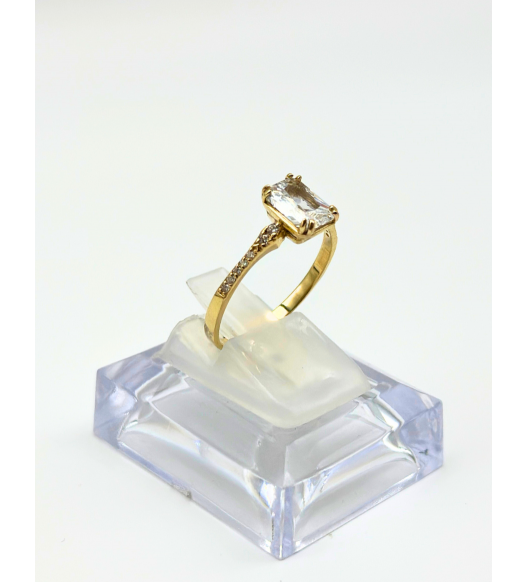 Złoty pierścionek 585 z białą cyrkonią – klasyczna elegancja | AURI