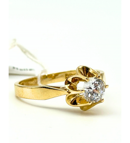 Złoty pierścionek 585 z zieloną cyrkonią – klasyczna elegancja | AURI