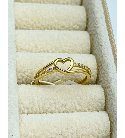 Złoty pierścionek 585 z serduszkiem i cyrkoniami – klasyczna elegancja | AURI