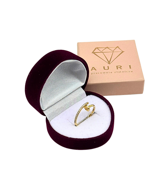Złoty pierścionek 585 z paskiem z cyrkonii – klasyczna elegancja | AURI